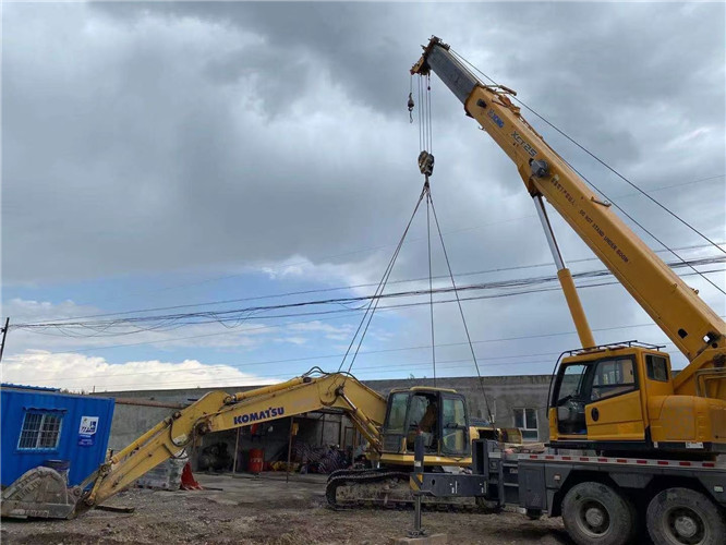 杜尔伯特25吨吊车的工作半径是多少？