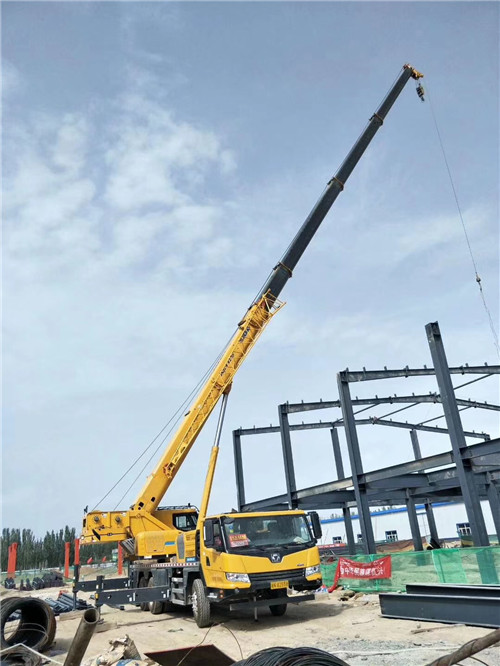杜尔伯特超高层建筑钢结构吊装案例